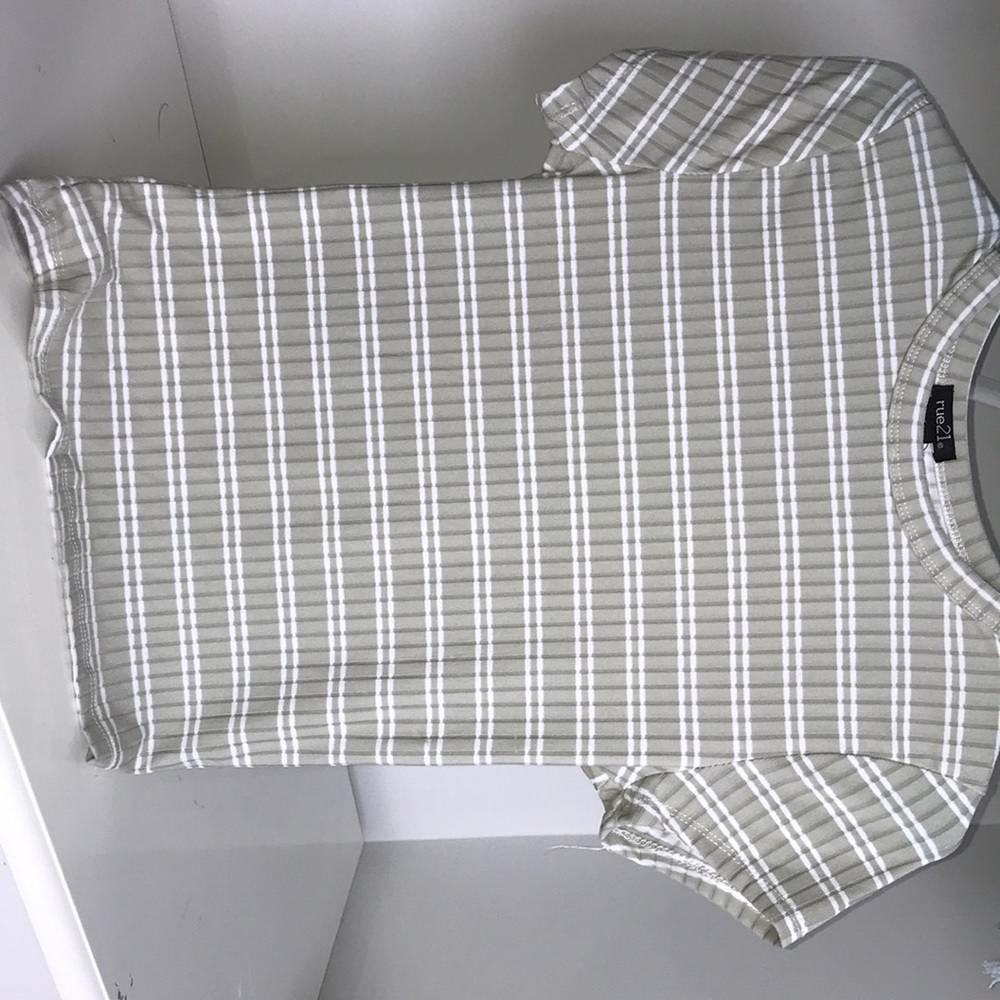 Rue 21 NWOT ribbed shirt